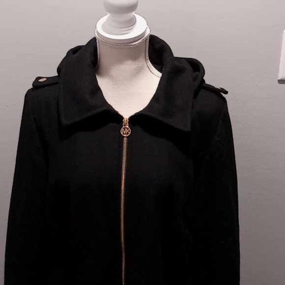 Coat - Picture 1 of 3